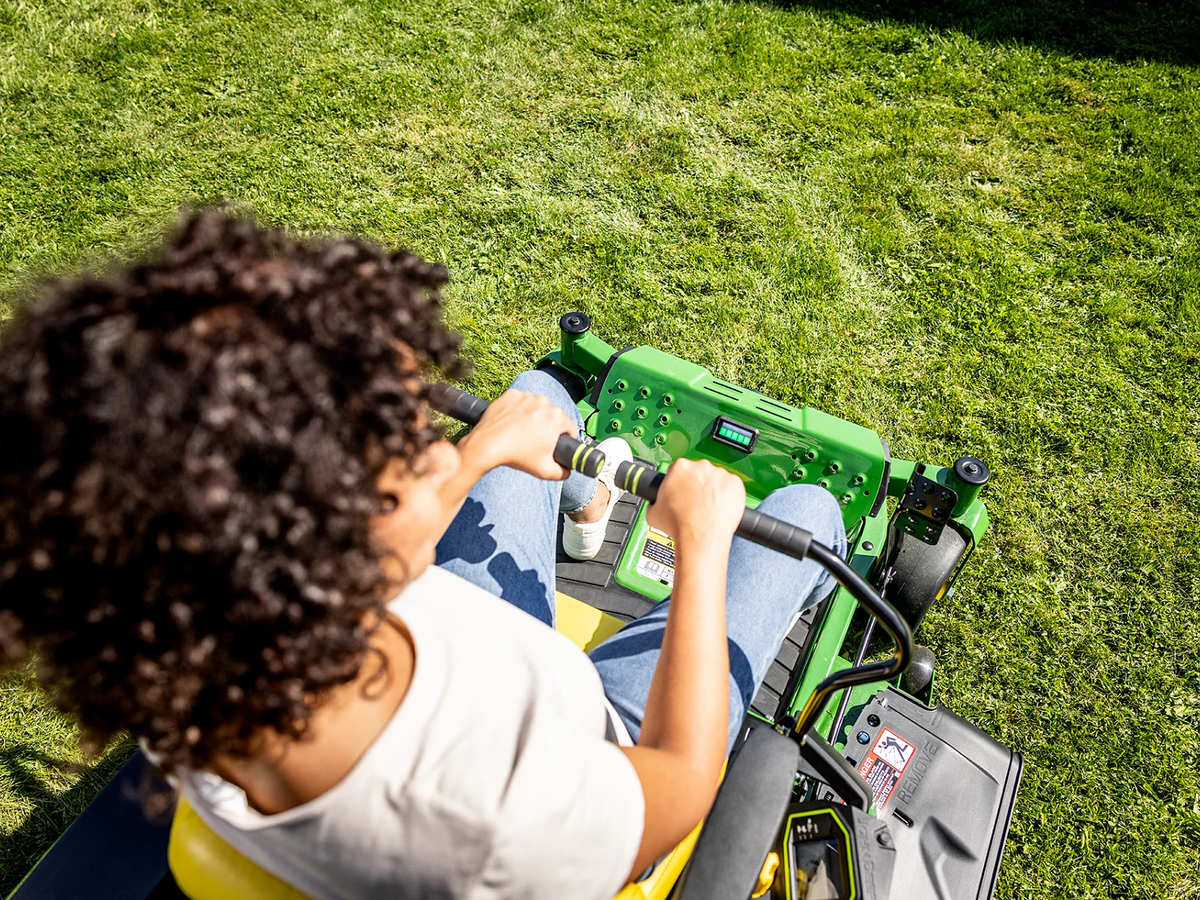 John Deere Z370R Electric ZTrak Mower